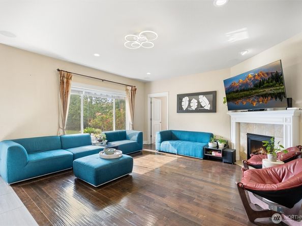 4426 SE 216th Place, Bothell WA 98021