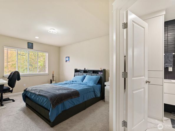 4426 SE 216th Place, Bothell WA 98021