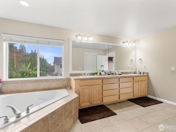 4426 SE 216th Place, Bothell WA 98021