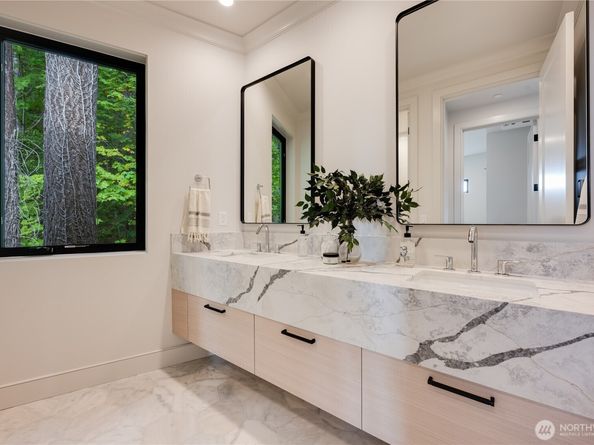 7128 NE 119th Lane, Kirkland WA 98034