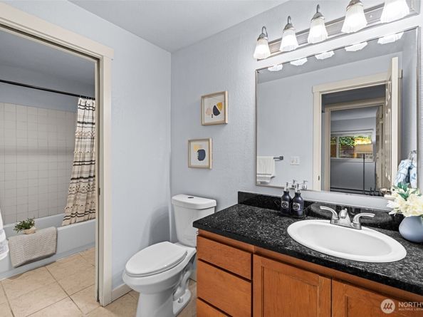 12044 100th Avenue NE H102, Kirkland WA 98034