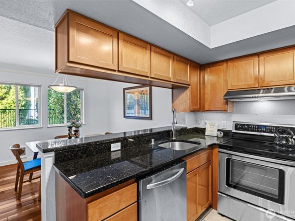 12044 100th Avenue NE H102, Kirkland WA 98034