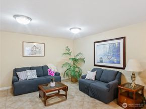 2104 Alki Avenue SW 306, Seattle WA 98116