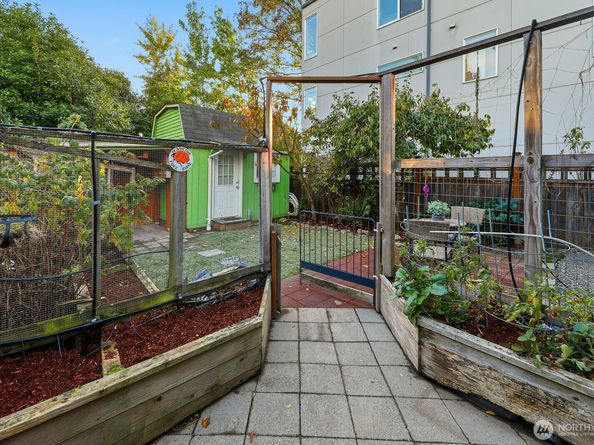 833 NW 52nd, Seattle WA 98107