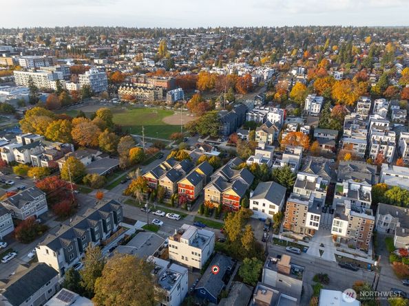 833 NW 52nd, Seattle WA 98107