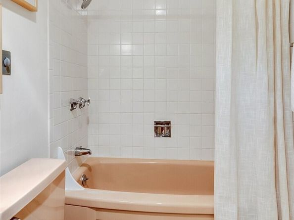 500 Olympic Place 304, Seattle WA 98119