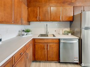 500 Olympic Place 304, Seattle WA 98119