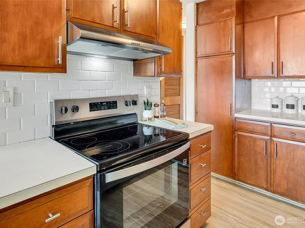 500 Olympic Place 304, Seattle WA 98119