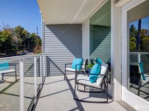 500 Olympic Place 304, Seattle WA 98119