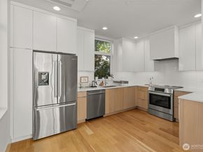 3959 1st Avenue NE A, Seattle WA 98105