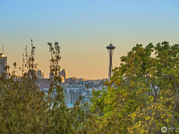 3959 1st Avenue NE A, Seattle WA 98105