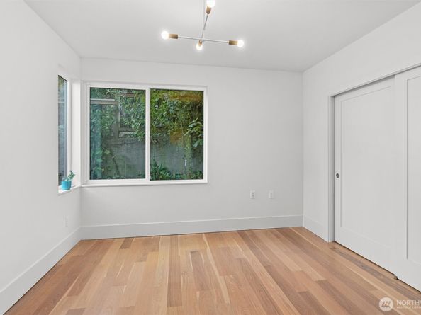 3959 1st Avenue NE A, Seattle WA 98105