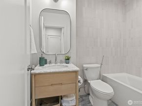 3959 1st Avenue NE A, Seattle WA 98105