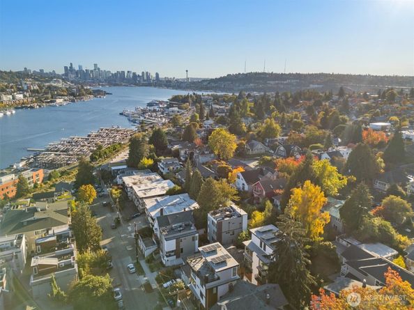 3959 1st Avenue NE A, Seattle WA 98105