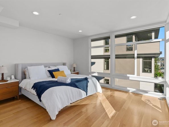 3959 1st Avenue NE A, Seattle WA 98105