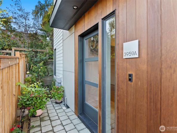3959 1st Avenue NE A, Seattle WA 98105