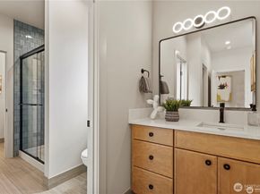 5515 108th Avenue NE, Kirkland WA 98033