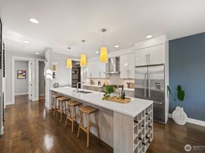 332 10th Avenue S, Kirkland WA 98033