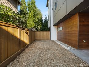 332 10th Avenue S, Kirkland WA 98033