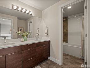332 10th Avenue S, Kirkland WA 98033
