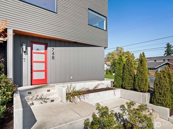 748 N 96th Street, Seattle WA 98103