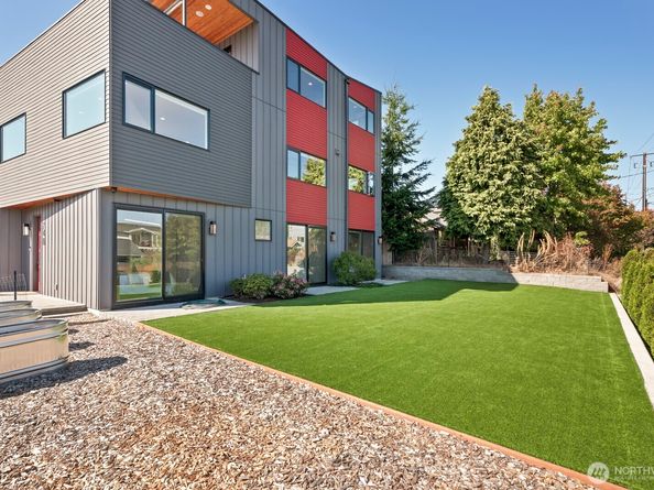 748 N 96th Street, Seattle WA 98103