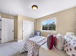 17824 19th Avenue SE, Bothell WA 98012