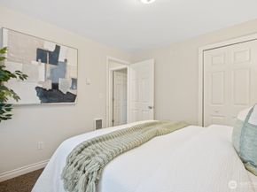 4300 NE Sunset Boulevard L3, Renton WA 98059