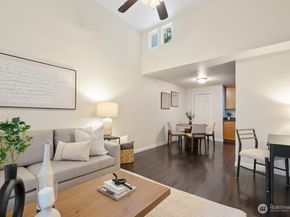 4300 NE Sunset Boulevard L3, Renton WA 98059