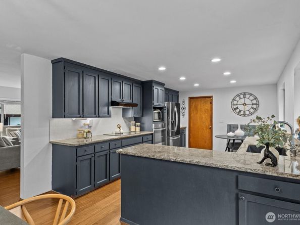 13922 Manor Way, Lynnwood WA 98087