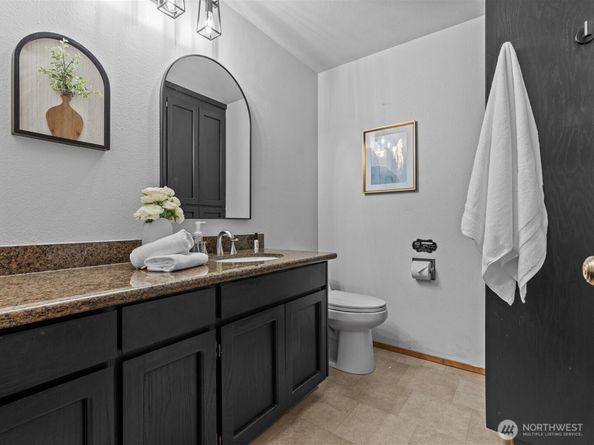 13922 Manor Way, Lynnwood WA 98087