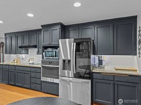 13922 Manor Way, Lynnwood WA 98087