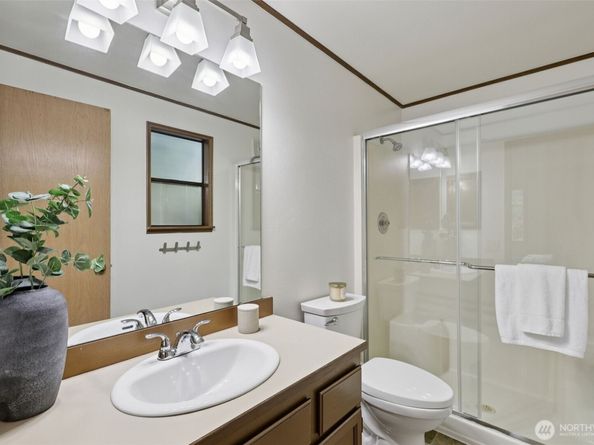 22035 NE 15th Street, Sammamish WA 98074