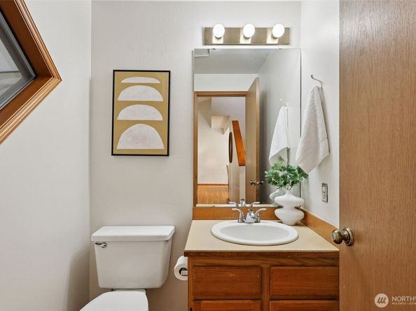 22035 NE 15th Street, Sammamish WA 98074