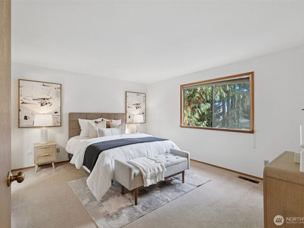 22035 NE 15th Street, Sammamish WA 98074