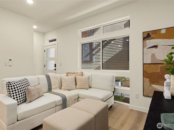 6544 C Latona Avenue NE, Seattle WA 98115