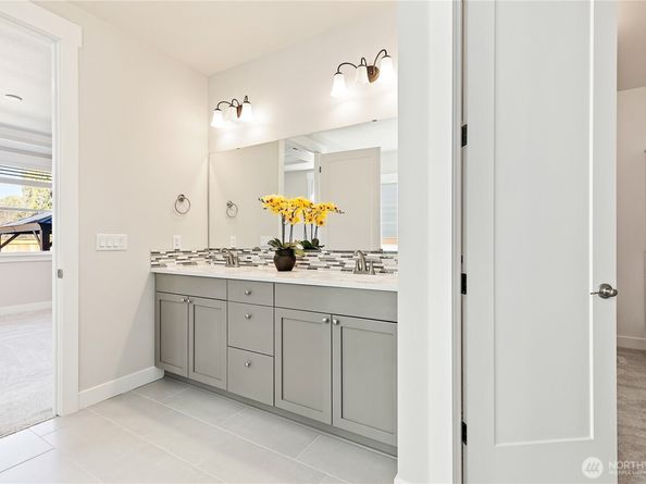 1698 SW 344th Place, Federal Way WA 98023