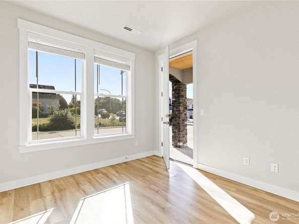 1698 SW 344th Place, Federal Way WA 98023