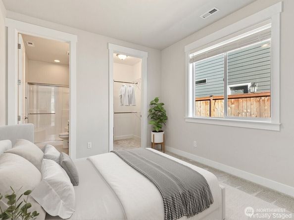 1698 SW 344th Place, Federal Way WA 98023