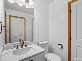 9656 Sandy Isle Lane NW, Silverdale WA 98383