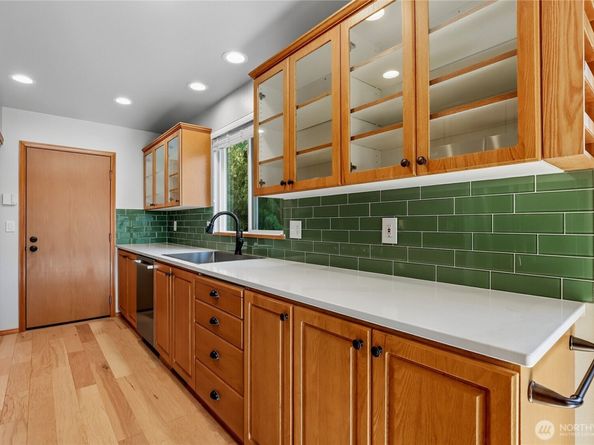 9656 Sandy Isle Lane NW, Silverdale WA 98383
