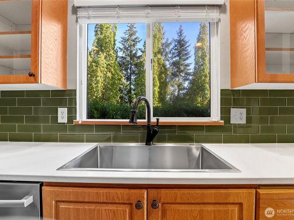 9656 Sandy Isle Lane NW, Silverdale WA 98383