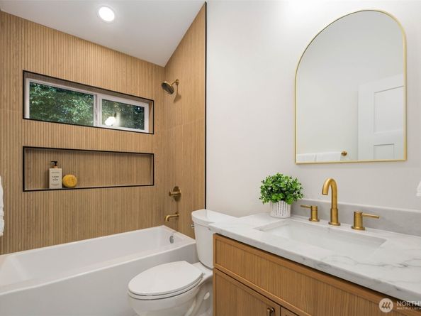 14033 2nd Avenue NW, Seattle WA 98177
