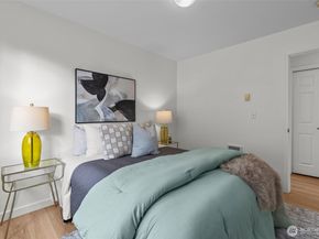 800 96th Avenue NE D202, Lake Stevens WA 98258