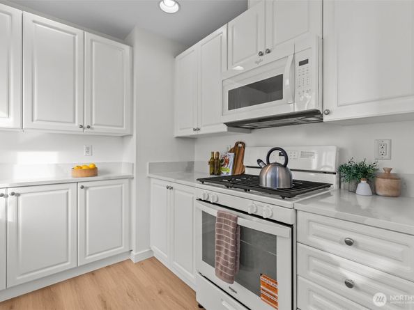 800 96th Avenue NE D202, Lake Stevens WA 98258