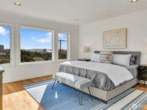 922 Nob Hill Avenue N, Seattle WA 98109