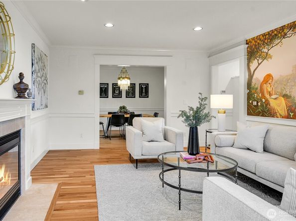 922 Nob Hill Avenue N, Seattle WA 98109