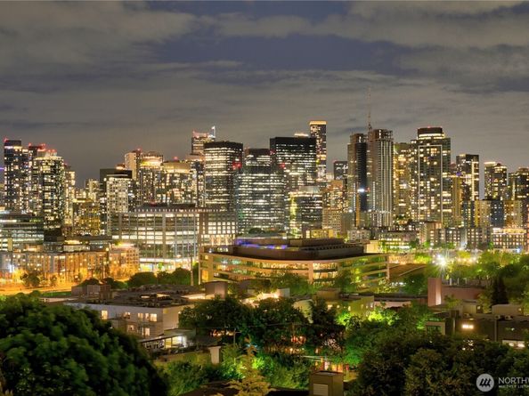 922 Nob Hill Avenue N, Seattle WA 98109