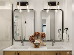 18011 2nd Avenue NE B, Shoreline WA 98155