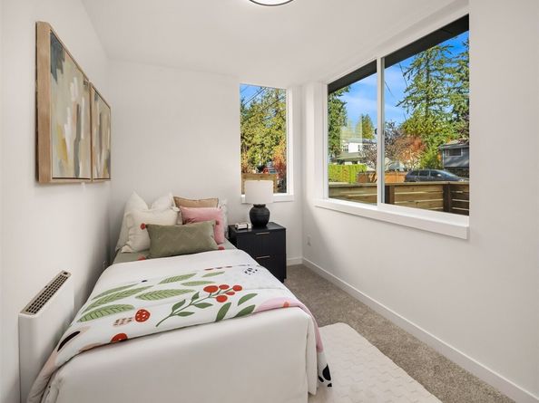 18011 2nd Avenue NE B, Shoreline WA 98155